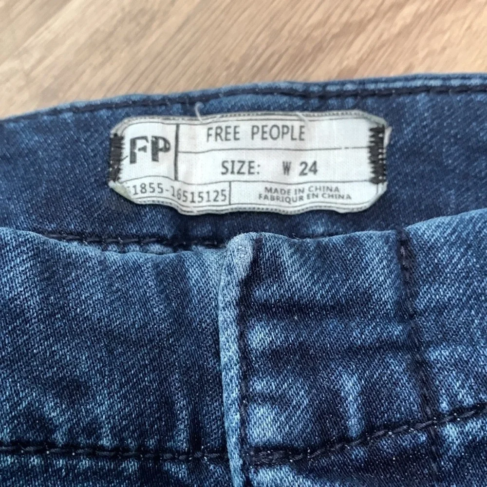 size 24 free people jeans in excellent condition - Picture 5 of 5